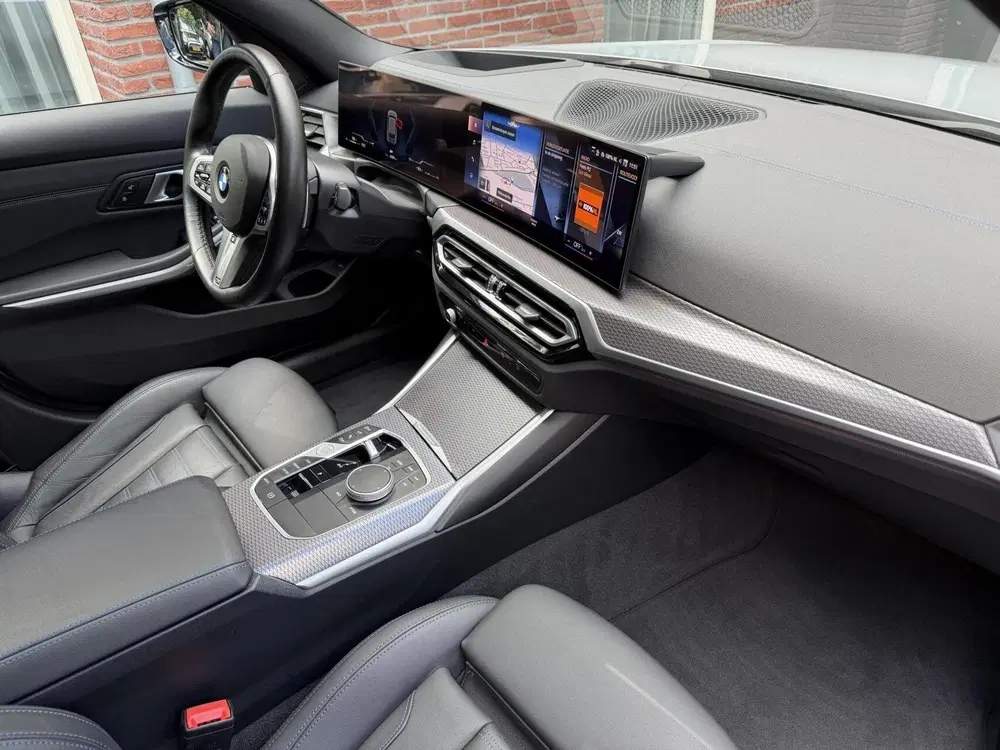 BMW 3-serie 3-serie 320i M Sport Edition uit 2024, foto 16