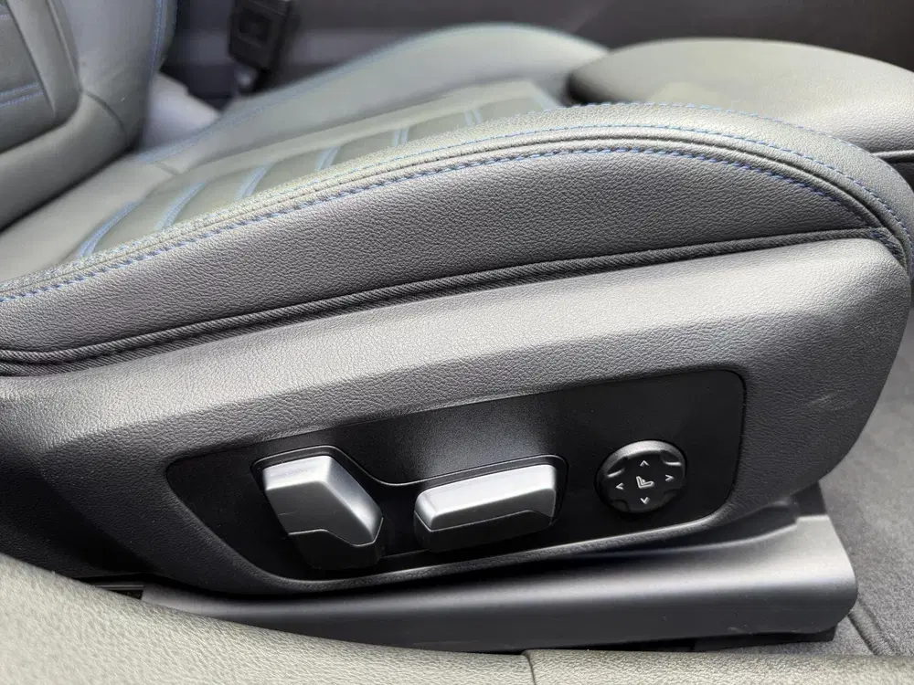 BMW 3-serie 3-serie 320i M Sport Edition uit 2024, foto 17