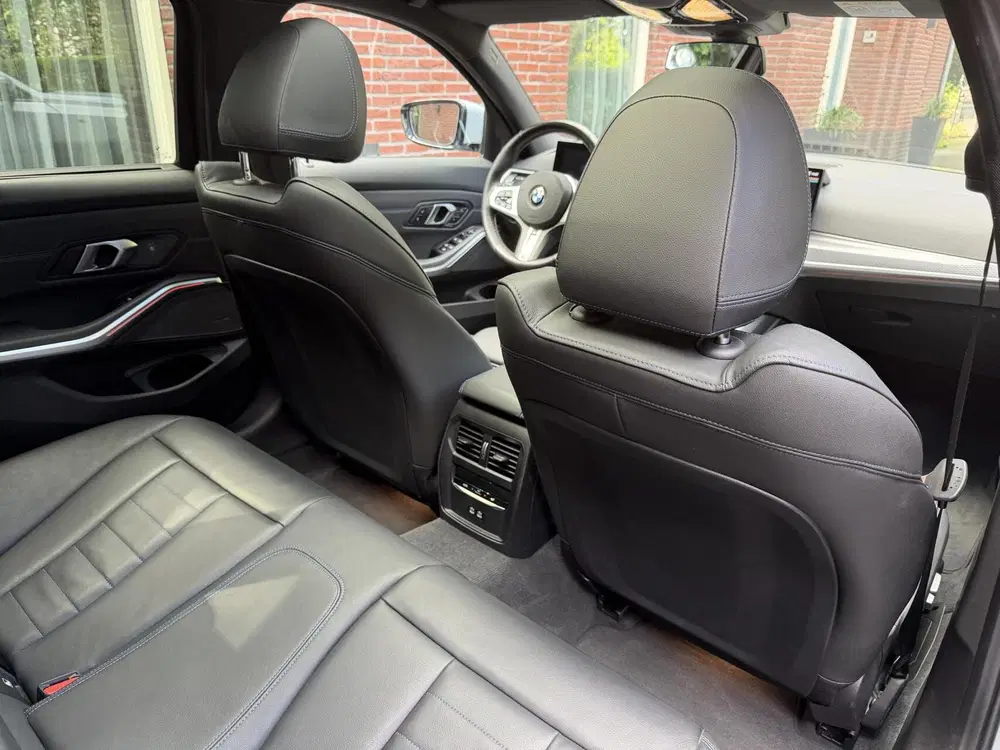 BMW 3-serie 3-serie 320i M Sport Edition uit 2024, foto 18