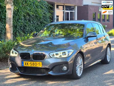 BMW 1-serie 120i High Executive M Sport Apple CarPlay uit 2019