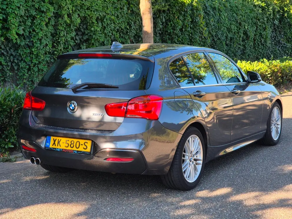 BMW 1-serie 120i High Executive M Sport Apple CarPlay uit 2019, foto 14