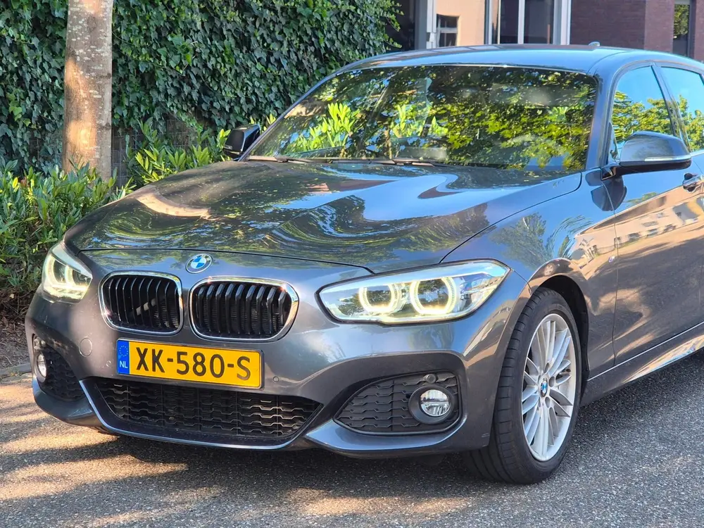 BMW 1-serie 120i High Executive M Sport Apple CarPlay uit 2019, foto 2