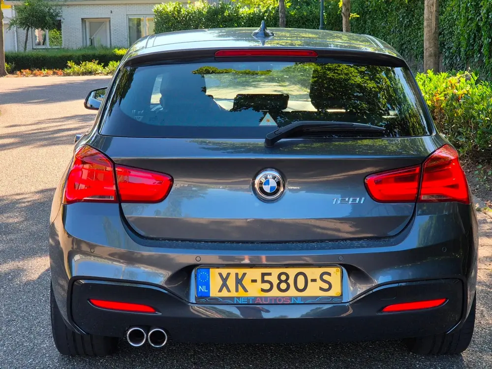 BMW 1-serie 120i High Executive M Sport Apple CarPlay uit 2019, foto 5
