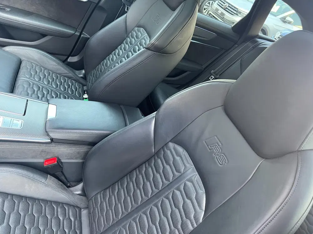Audi RS6 Quattro uit 2020, foto 12