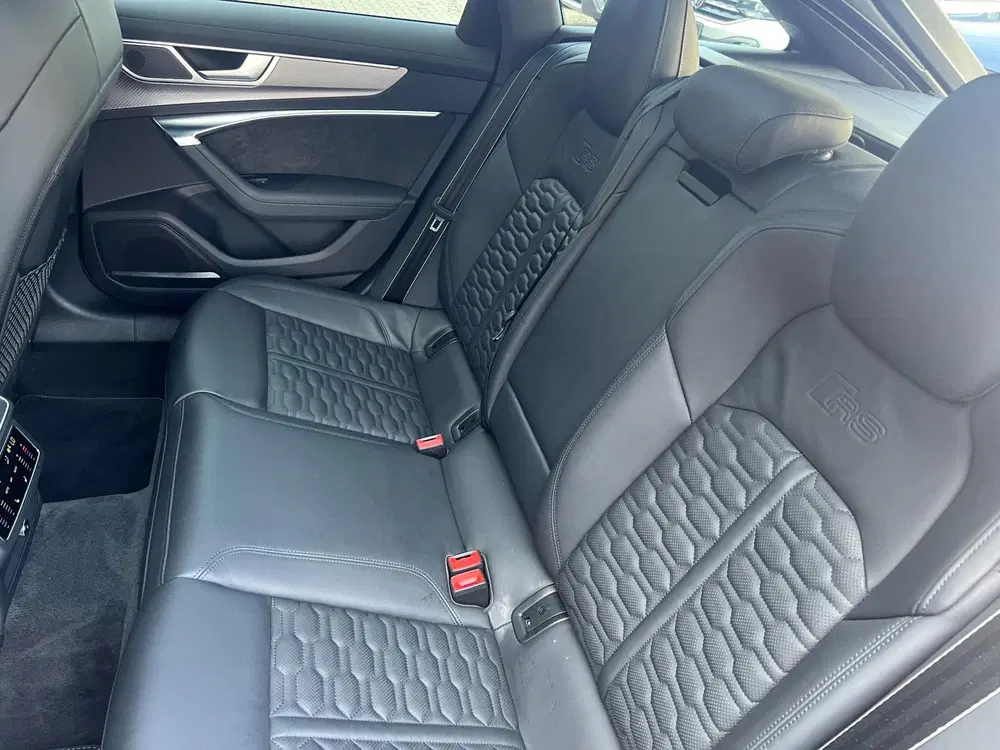 Audi RS6 Quattro uit 2020, foto 13