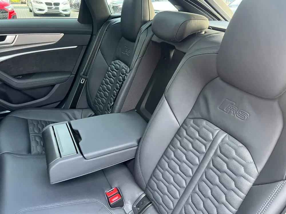 Audi RS6 Quattro uit 2020, foto 14