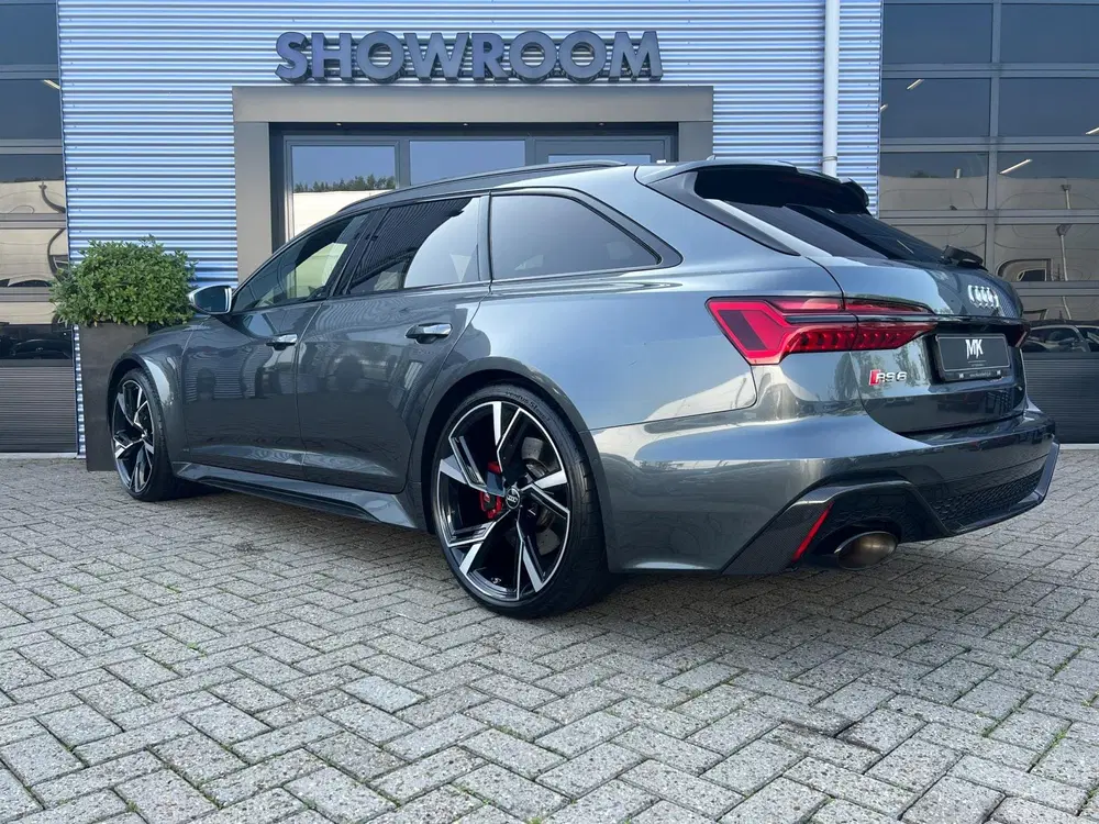 Audi RS6 Quattro uit 2020, foto 3