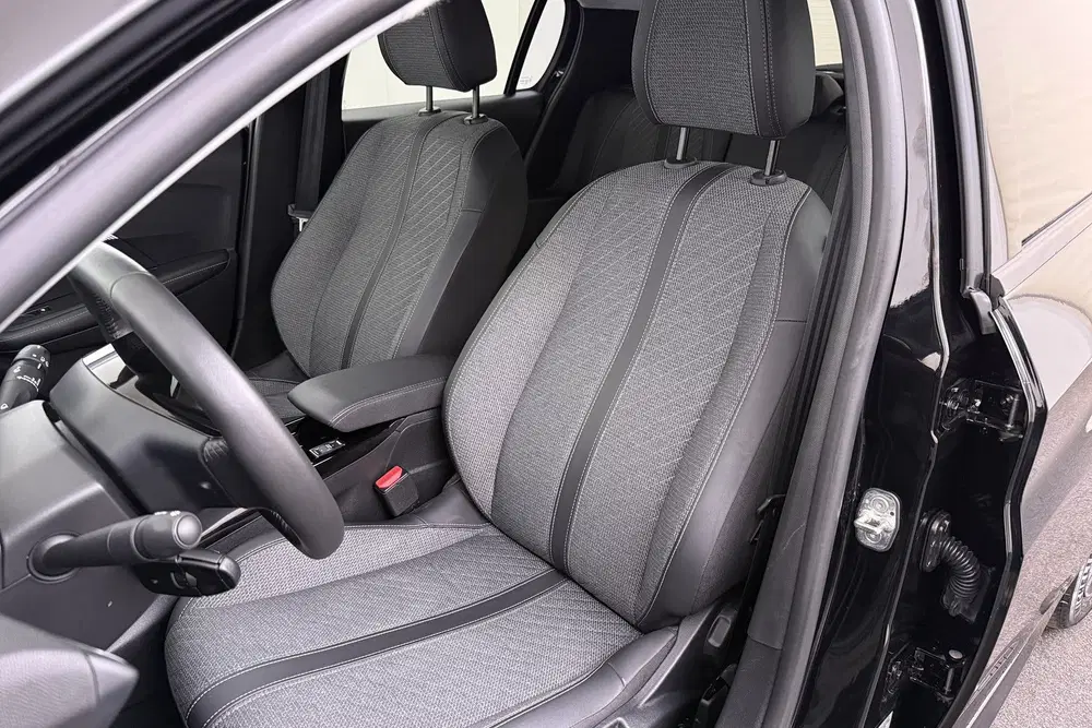 Peugeot 208 1.2T 101 PK Allure Carplay Cruise LED (bj uit 2025, foto 9
