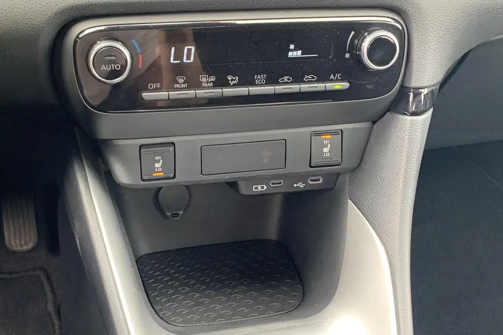 Toyota Yaris 1.5 Hybrid 115 Business edition uit 2025, foto 17