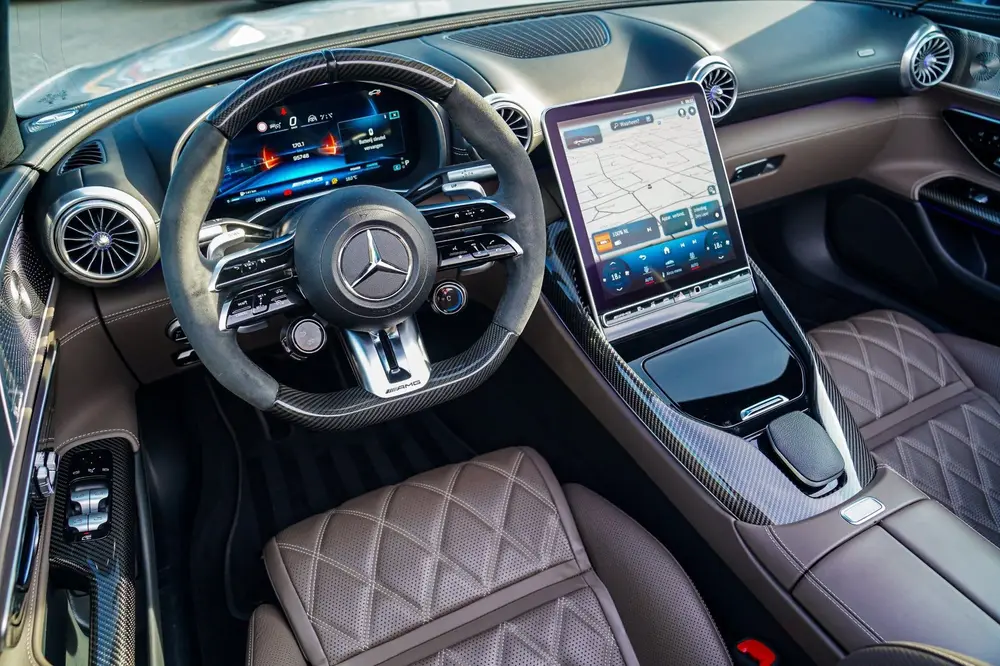 Mercedes-Benz SL AMG 43 uit 2023, foto 3