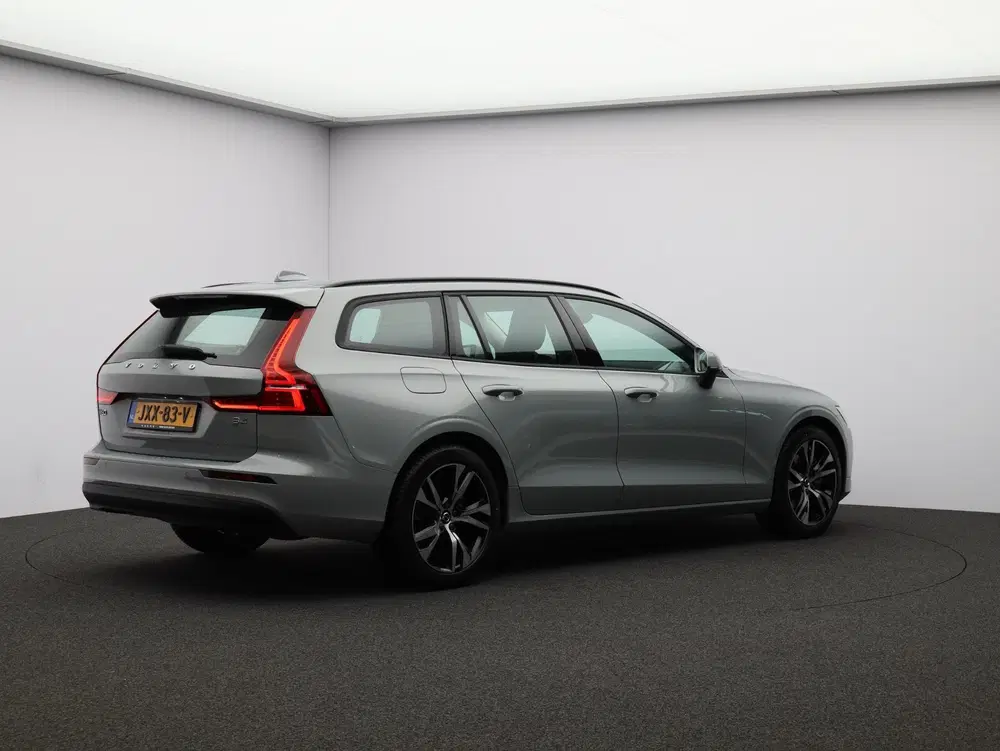 Volvo V60 B4 197PK Essential Edition uit 2026, foto 2