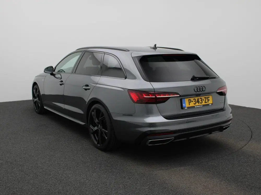 Audi A4 40 TFSI quattro S edition uit 2022, foto 2