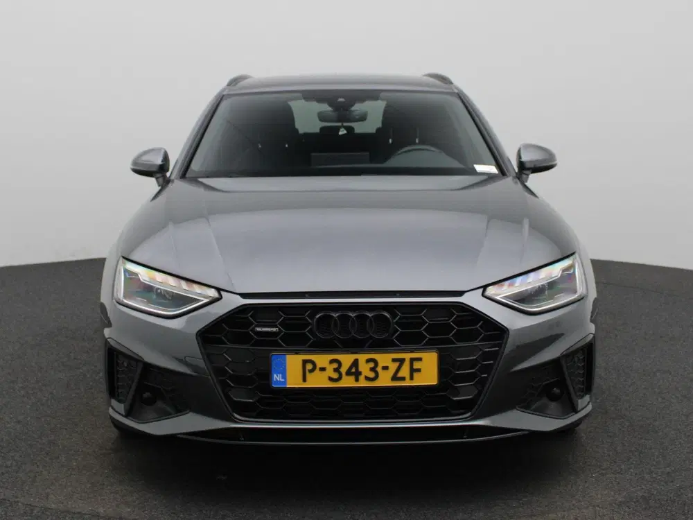 Audi A4 40 TFSI quattro S edition uit 2022, foto 3