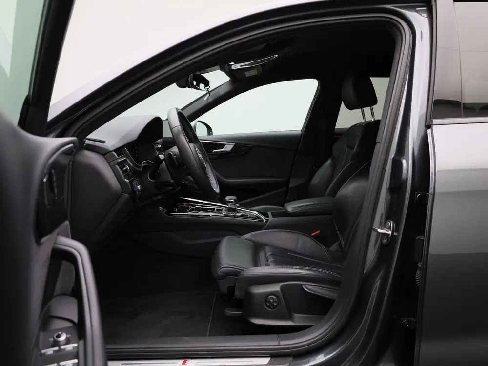 Audi A4 40 TFSI quattro S edition uit 2022, foto 9