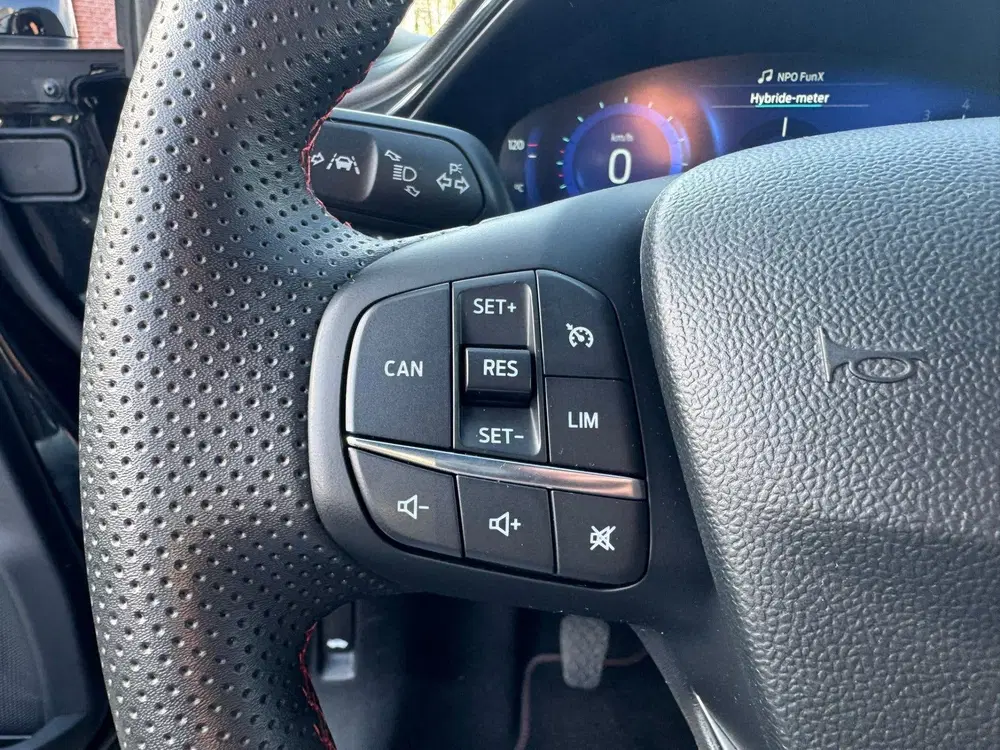 Ford Puma 1.0 EcoBoost Hybrid ST-Line virtual cockpi uit 2023, foto 16