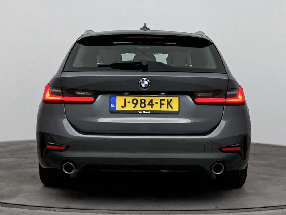 BMW 3-serie 320i Executive Edition uit 2020, foto 3