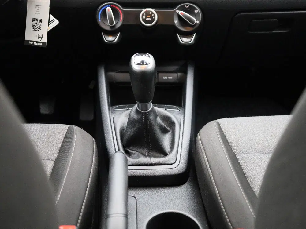 Kia Stonic 1.0 T-GDi DynamicLine uit 2022, foto 10