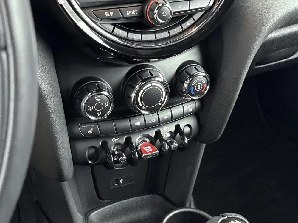 Mini One 1.5 One uit 2020, foto 15