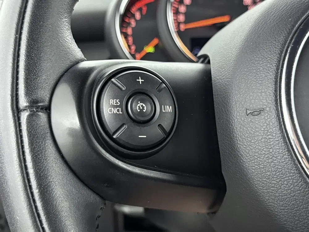 Mini One 1.5 One uit 2020, foto 6