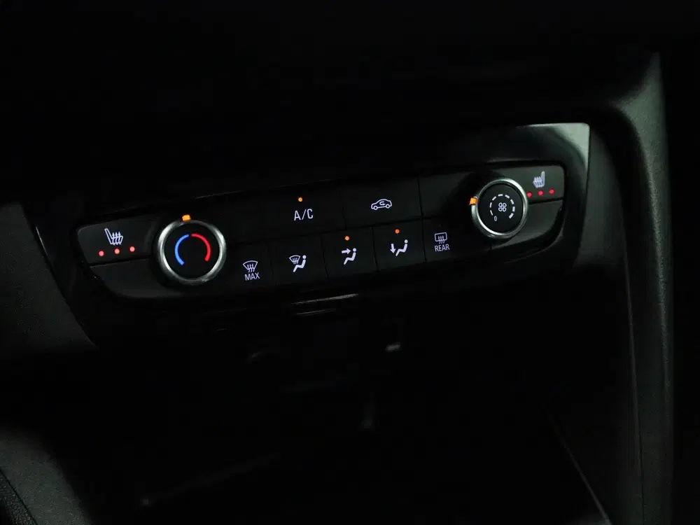 Opel Corsa 1.2 Elegance uit 2022, foto 16