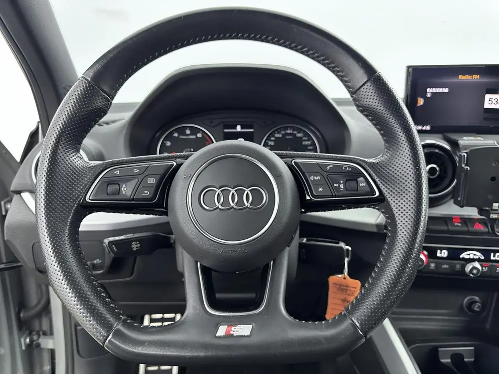 Audi Q2 35 TFSI CoD Sport S line Edition uit 2019, foto 10
