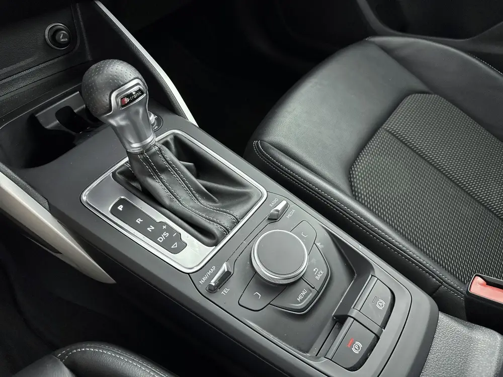 Audi Q2 35 TFSI CoD Sport S line Edition uit 2019, foto 14