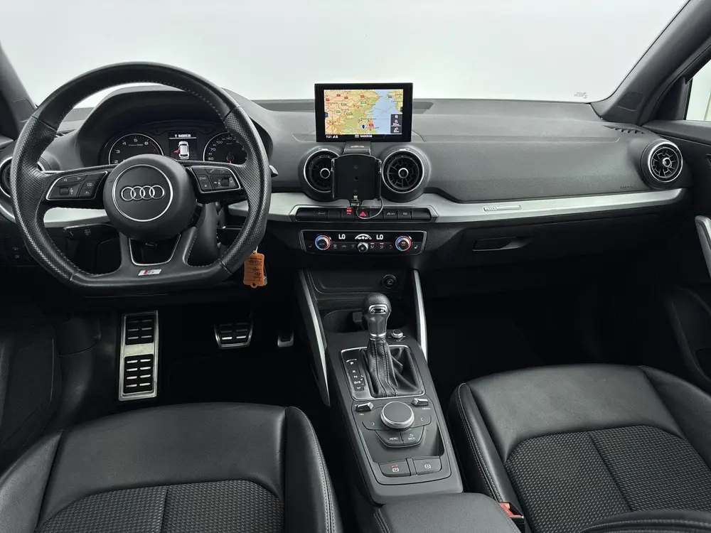 Audi Q2 35 TFSI CoD Sport S line Edition uit 2019, foto 16