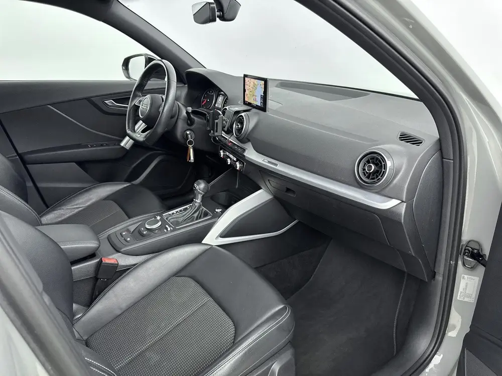 Audi Q2 35 TFSI CoD Sport S line Edition uit 2019, foto 17