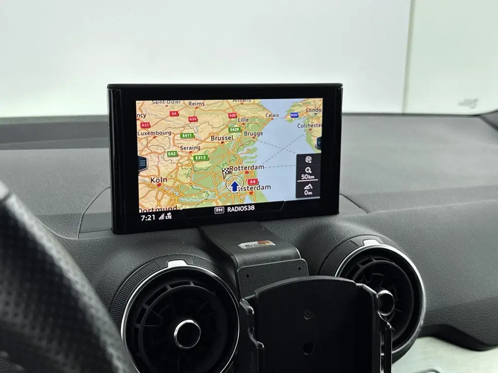 Audi Q2 35 TFSI CoD Sport S line Edition uit 2019, foto 19