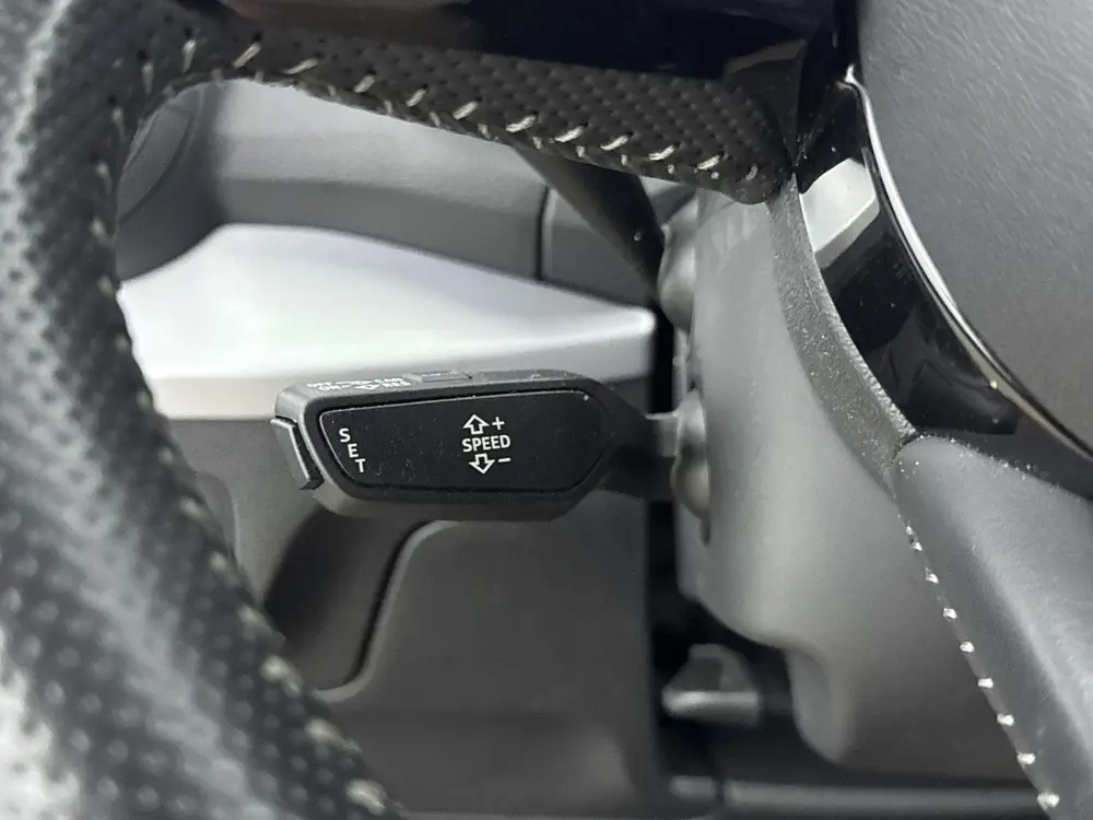 Audi Q2 35 TFSI CoD Sport S line Edition uit 2019, foto 6