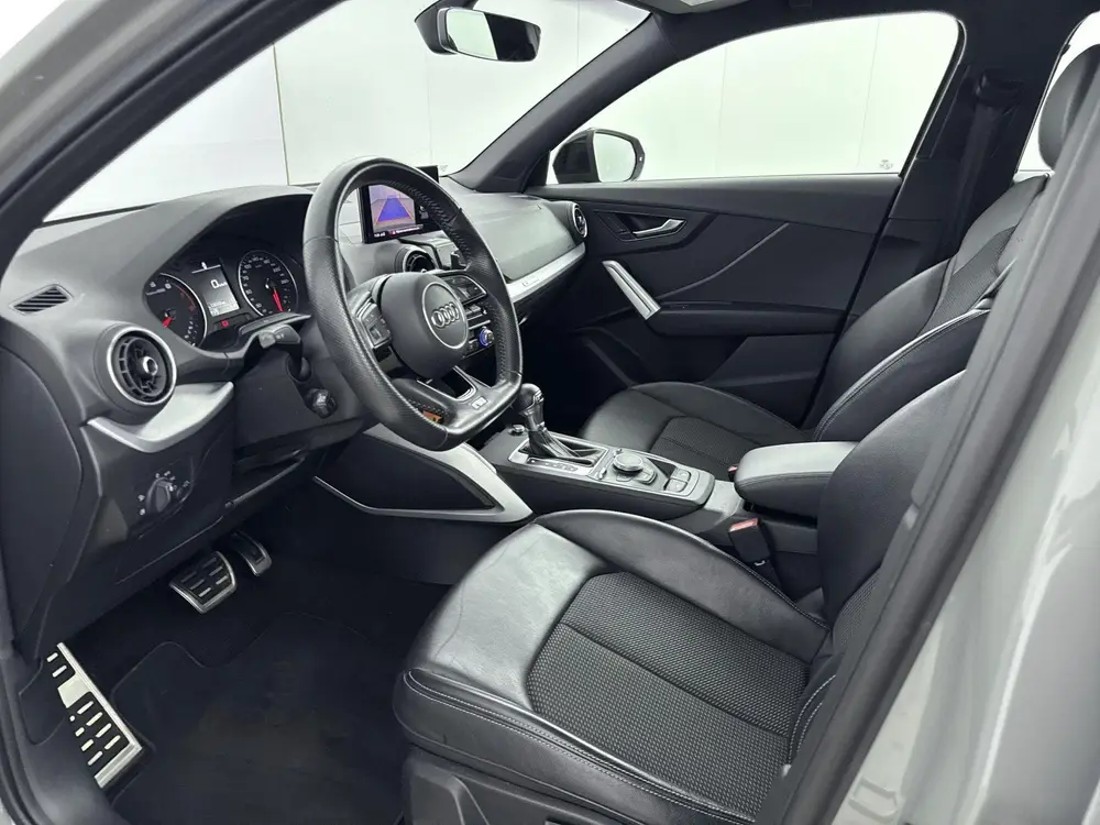 Audi Q2 35 TFSI CoD Sport S line Edition uit 2019, foto 8