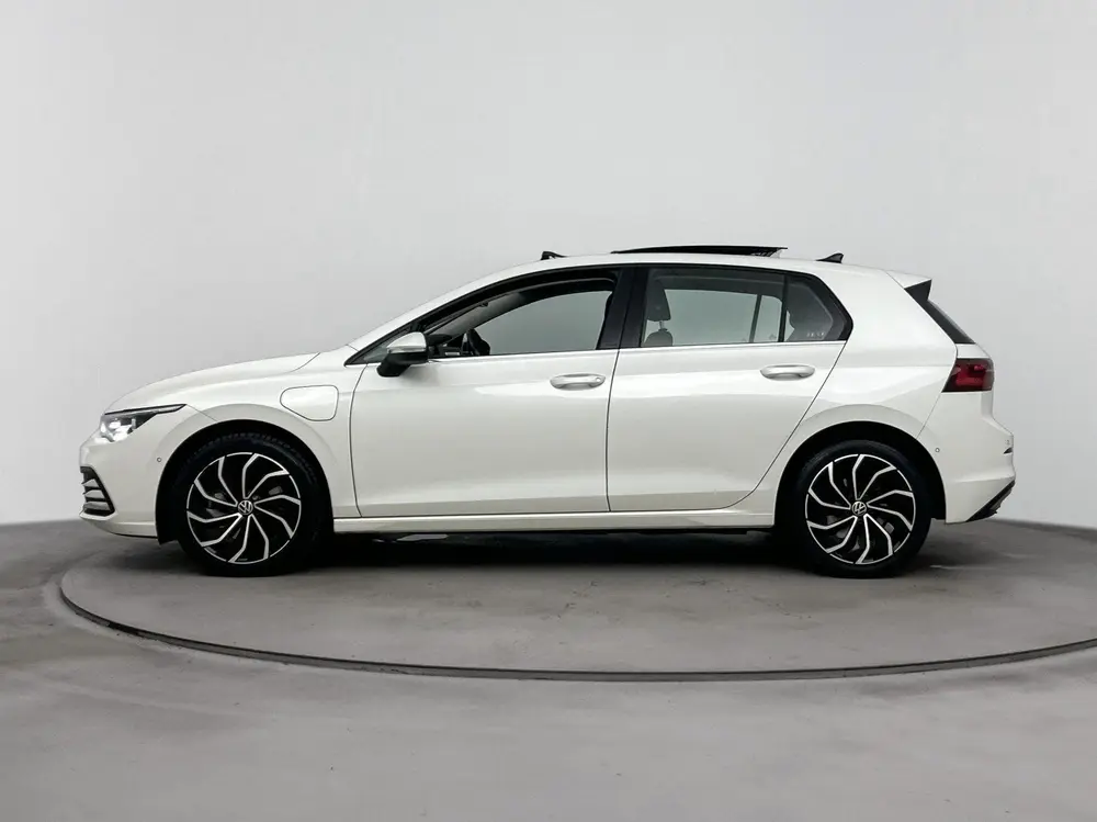 Volkswagen Golf 1.4 eHybrid Style | PANORAMADAK | TREKHAAK | uit 2021, foto 2