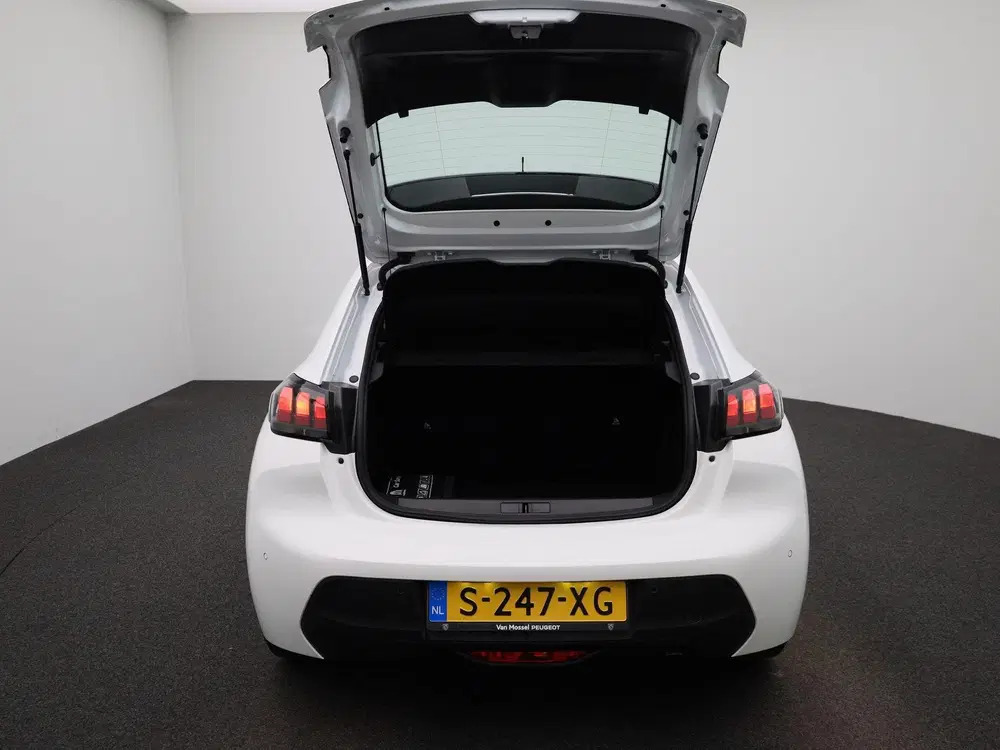 Peugeot 208 1.2 PureTech Active Pack uit 2023, foto 11