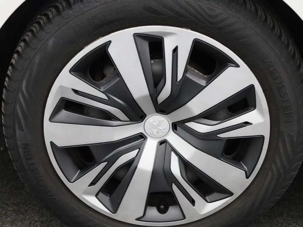 Peugeot 208 1.2 PureTech Active Pack uit 2023, foto 12