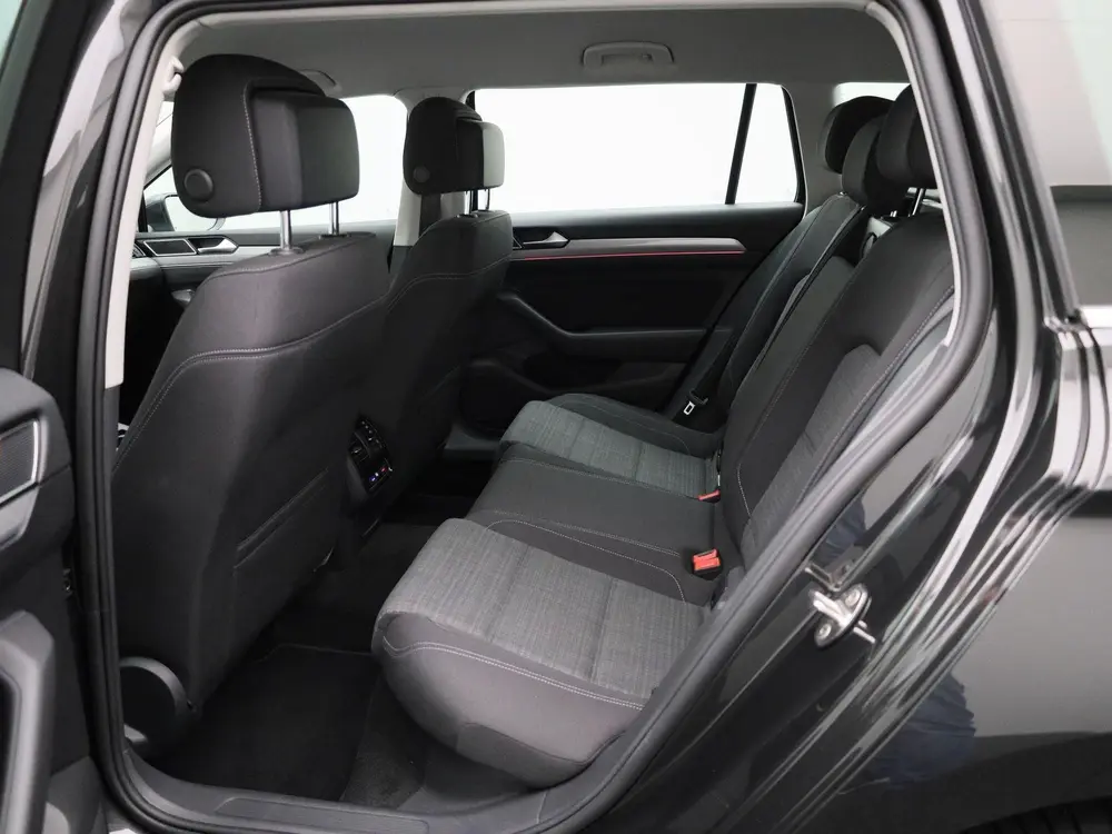 Volkswagen Passat Variant 2.0 TDI DSG Style Business | ELEK. uit 2021, foto 10