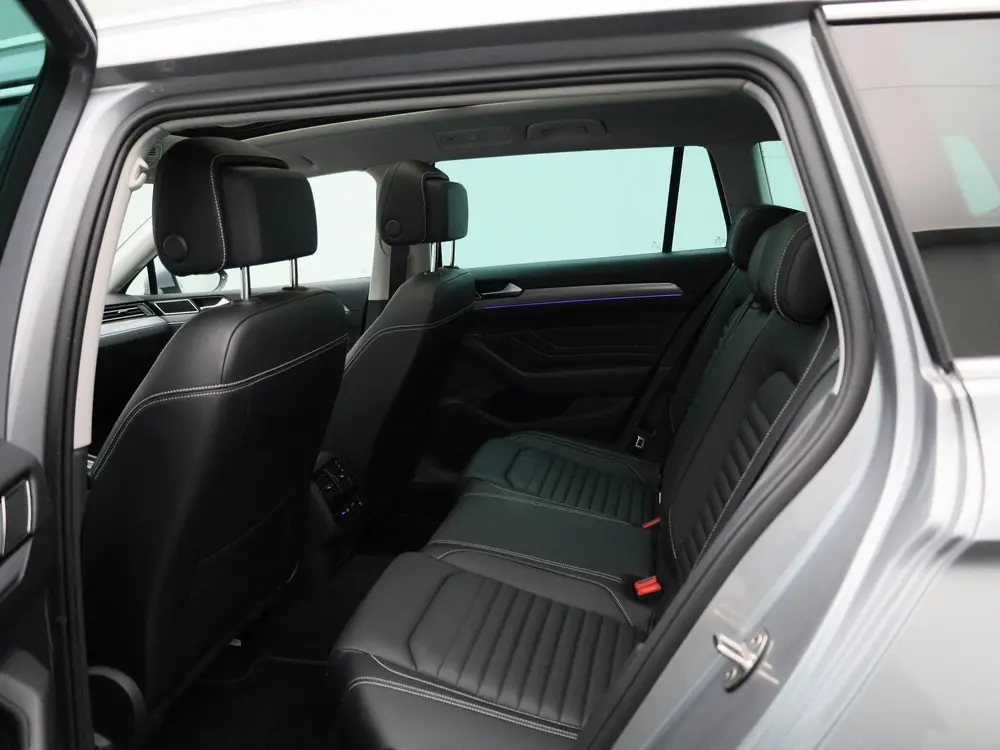 Volkswagen Passat Variant 1.4 TSI DSG GTE Business | PANORAM uit 2022, foto 10