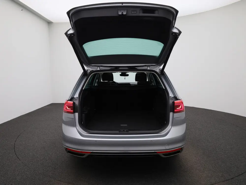Volkswagen Passat Variant 1.4 TSI DSG GTE Business | PANORAM uit 2022, foto 11
