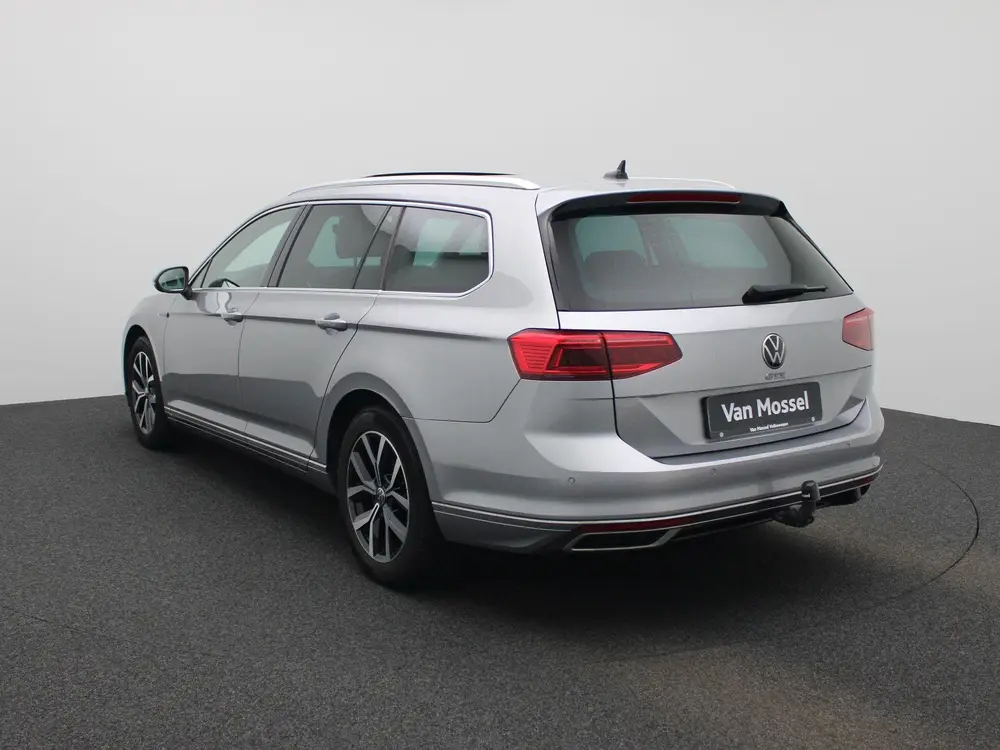 Volkswagen Passat Variant 1.4 TSI DSG GTE Business | PANORAM uit 2022, foto 2