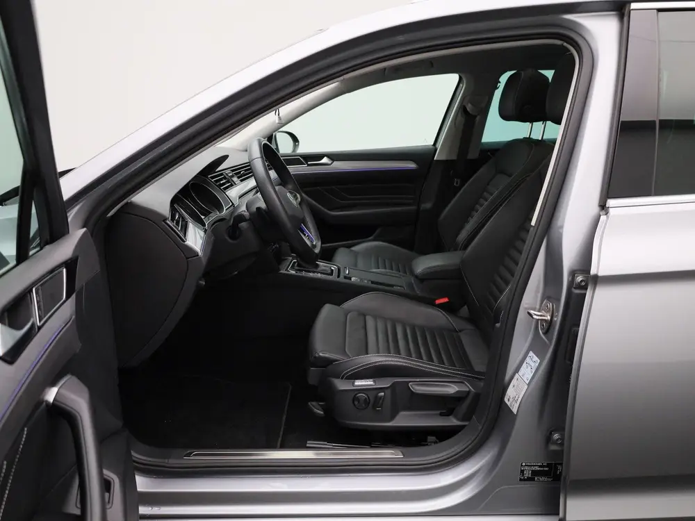 Volkswagen Passat Variant 1.4 TSI DSG GTE Business | PANORAM uit 2022, foto 9