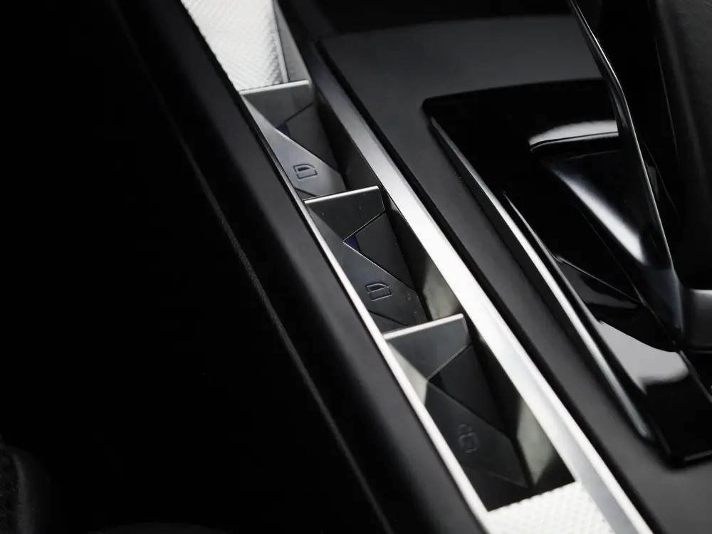 DS Automobiles DS 3 Crossback DS DS 3 Crossback E-Tense PERFORMANCE Line uit 2023, foto 20