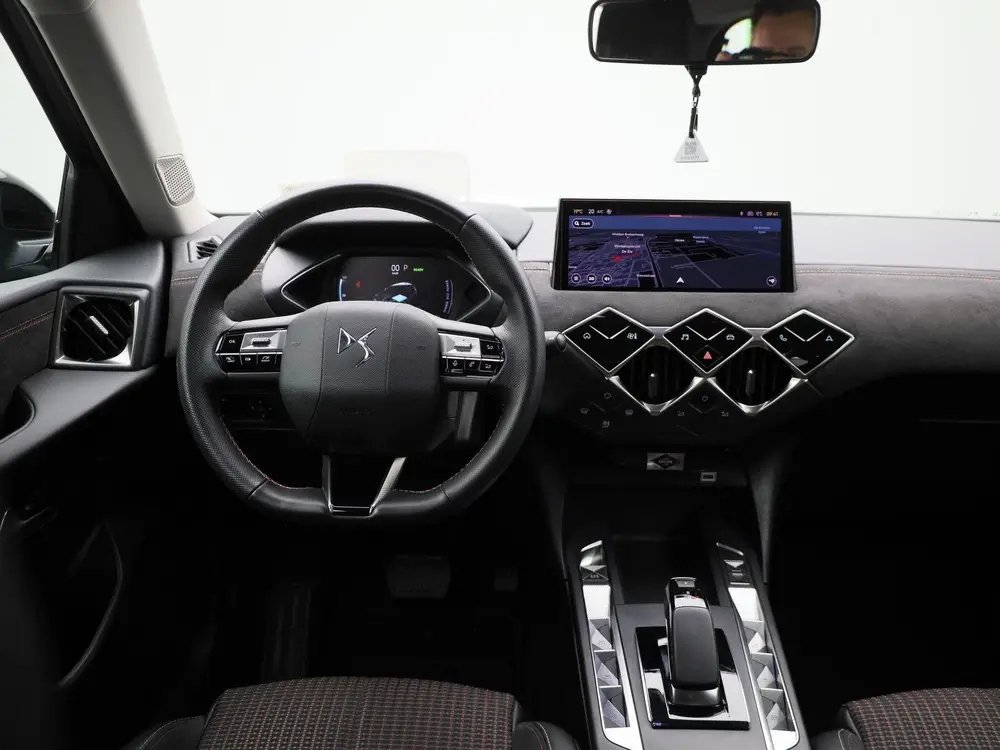 DS Automobiles DS 3 Crossback DS DS 3 Crossback E-Tense PERFORMANCE Line uit 2023, foto 7