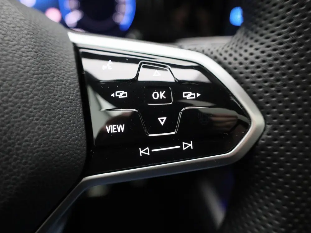 Volkswagen Golf 1.5 eTSI R-Line | IQ-LIGHT | PANORAMADAK | N uit 2022, foto 16