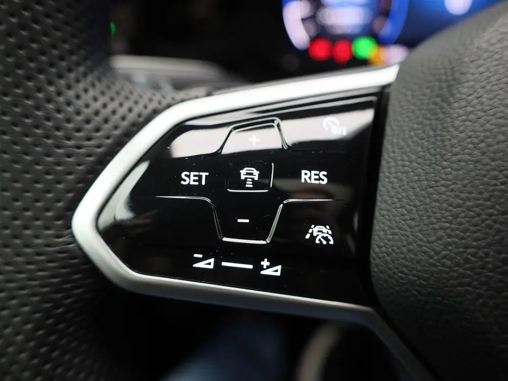 Volkswagen Golf 1.5 eTSI R-Line | IQ-LIGHT | PANORAMADAK | N uit 2022, foto 18