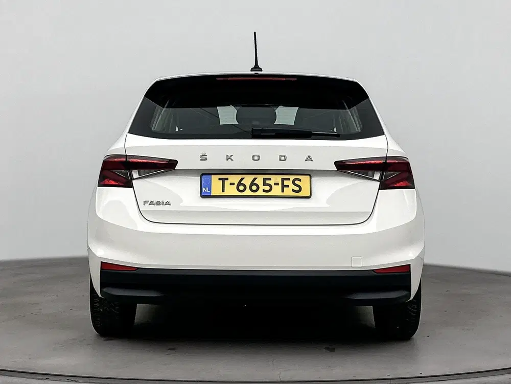 Skoda Fabia 1.0 TSI Active uit 2023, foto 3