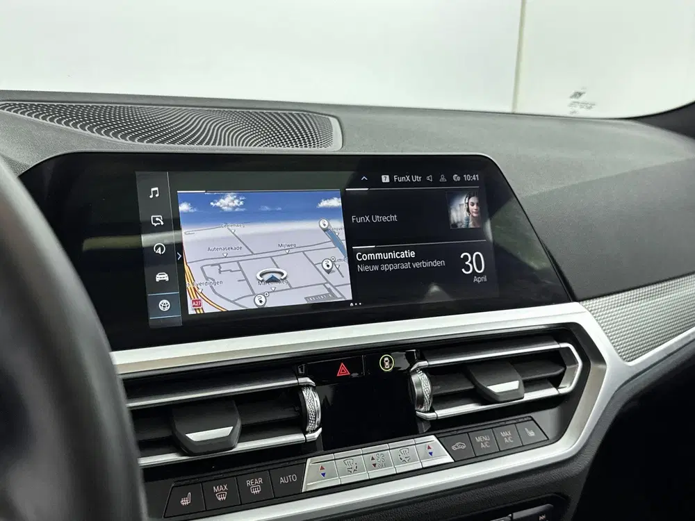 BMW 3-serie 330e High Executive uit 2022, foto 12