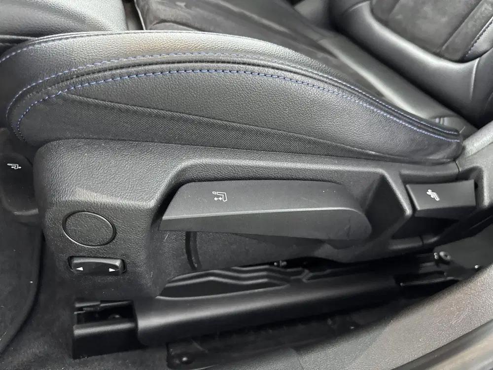 BMW 3-serie 330e High Executive uit 2022, foto 19