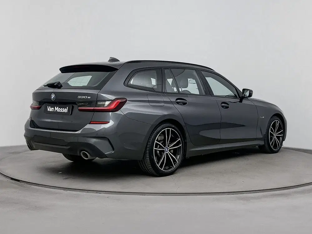 BMW 3-serie 330e High Executive uit 2022, foto 4