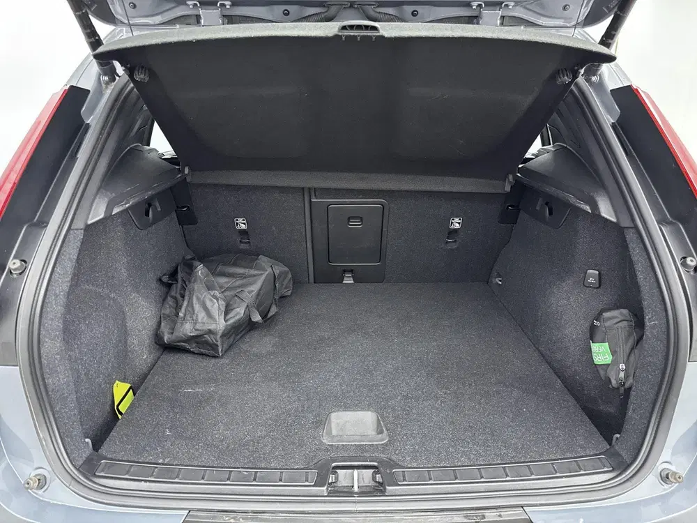 Volvo XC40 1.5 T5 Recharge Plus Dark uit 2023, foto 13