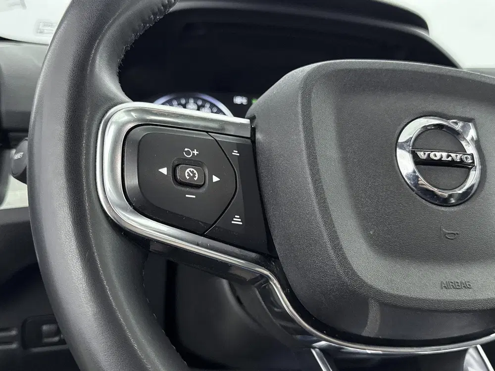Volvo XC40 1.5 T5 Recharge Plus Dark uit 2023, foto 6