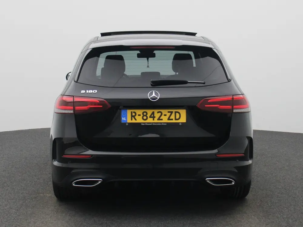 Mercedes-Benz B-Klasse 180 AMG Line AUTOMAAT uit 2023, foto 5